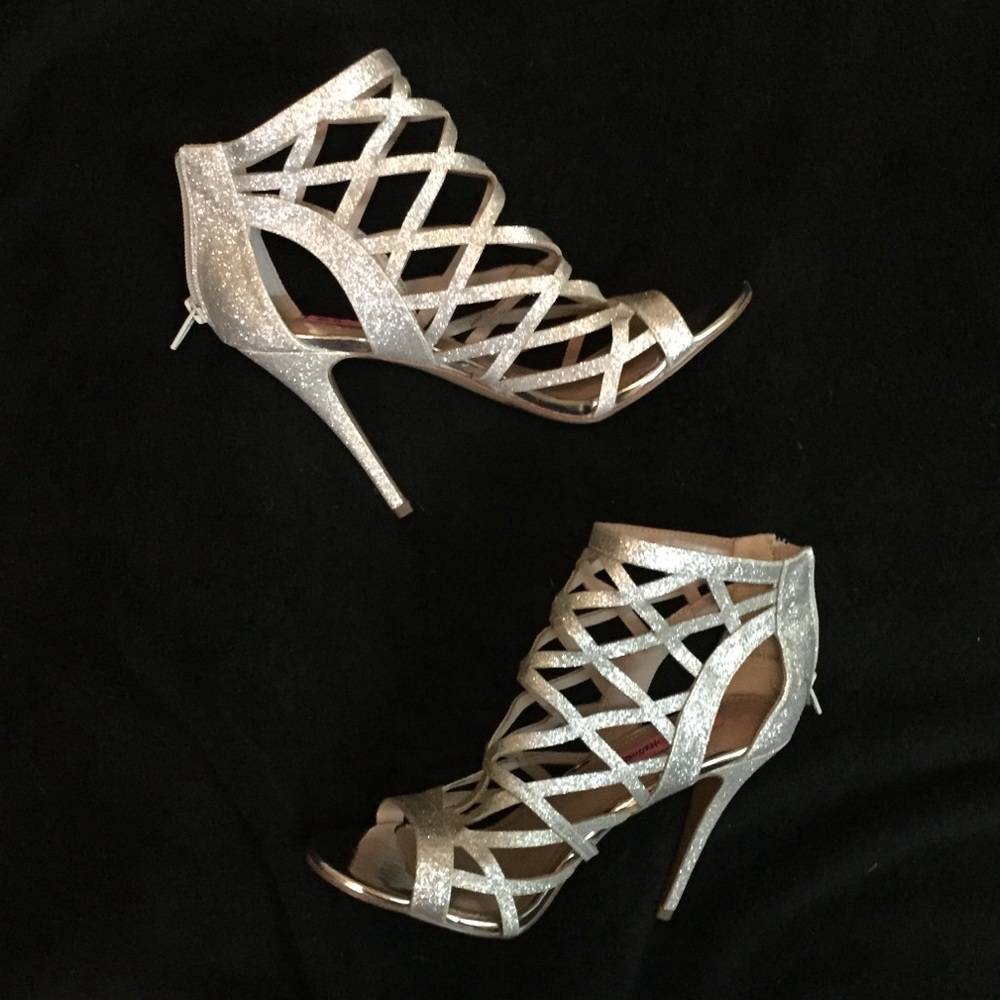 Betsey Johnson Silver Heels NWOT ‘Juliette’